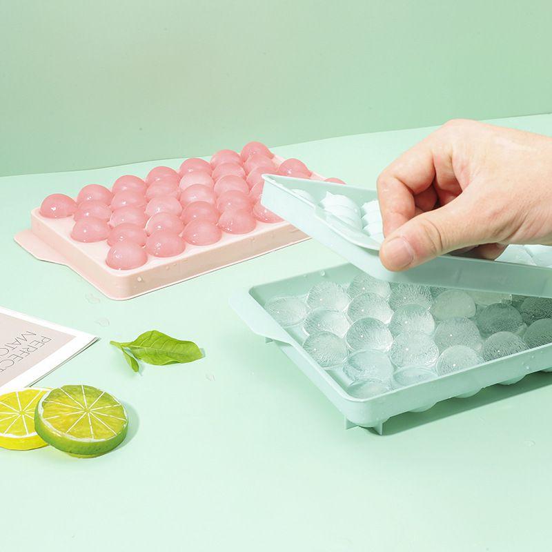 Versatile Round Ice Tray With Lid Food Grade Plastic Mold For Refreshing Drinks