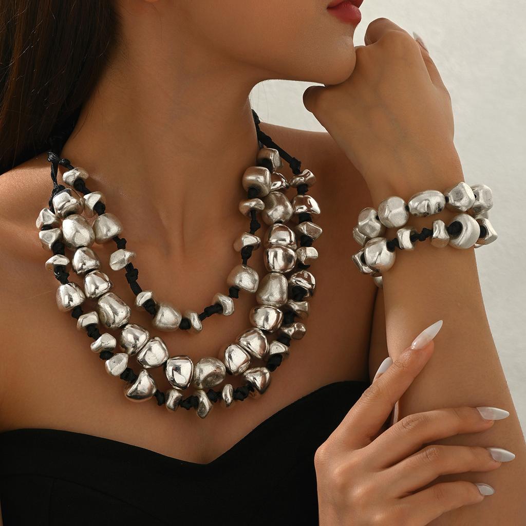 Mehrschichtiger Punk Übertriebene Unregelmäßige Runde Perlen Geknotete Seil Choker Halskette Armband Set Modeschmuck Heißer Verkauf Party Geschenk