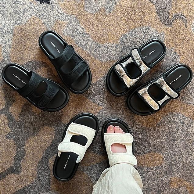 Velcro niche sandals thick-soled outer wear one-word slippers women's 2025 summer new beautiful not tired feet cool slippers