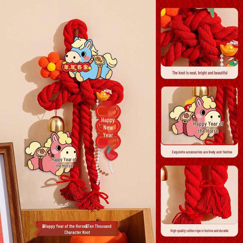 Dekorationen zum Chinesischen Neujahr: Anhänger mit Segen für das Jahr der Schlange, Knoten und Hakenkreuz-Ornamente für festliche Wohnzimmerdekoration