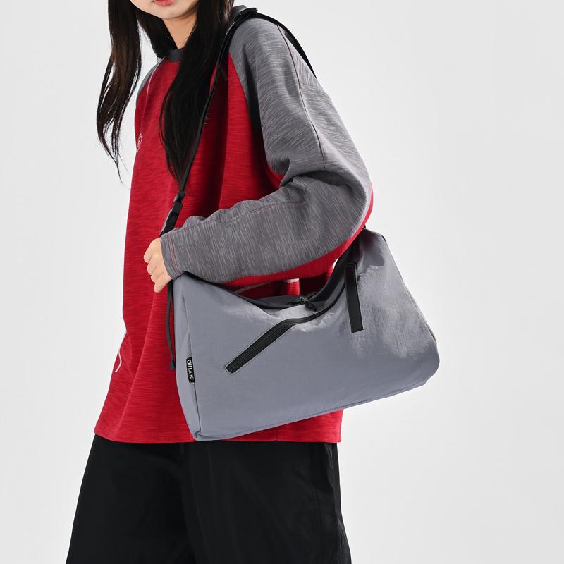 Large Capacity Crossbody Bag Commuter Lightweight Nylon Shoulder Bag