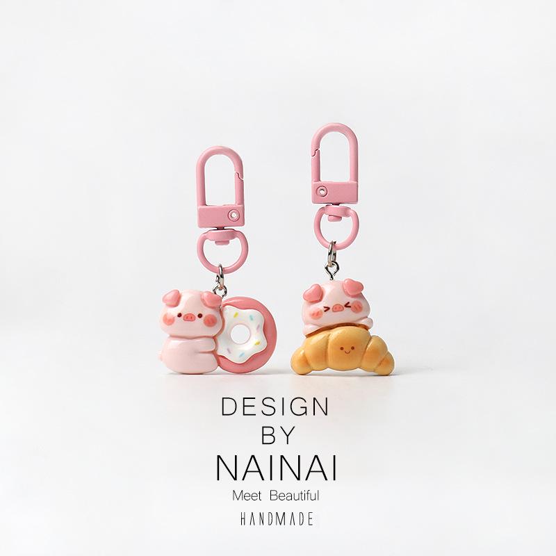 Pink Pig Dessert Keychain Pendant: Cute Cartoon Jewelry Accessory for Girls