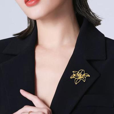 Women Brooch Smooth Edges Hollow Flower Design Lapel Pin Non-Slip Buckle Scarf