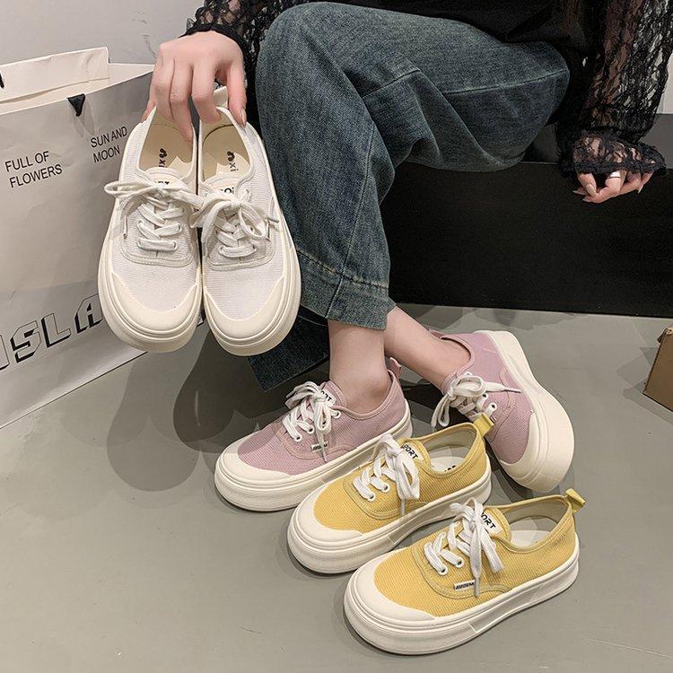 

Versatile height increase casual sports board shoes summer new breathable little white shoes biscuit shoes flat heel canvas shoes women 35 білий