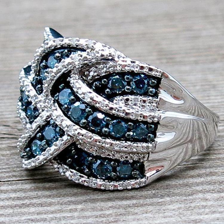 Chenrui Jewelry Sapphire Ring: Elegant European & American Women's Style with Electroplated Diamonds.