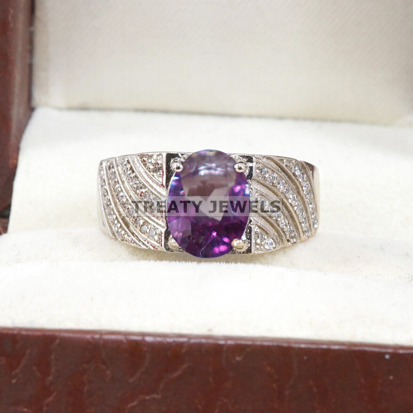 

Alexandrite Oval Cut Gemstone With 925 Sterling Silver Ring For Men s #A639 JL375656925312 4-16 US срібний