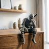 3D-printet Ninja Warrior Figur med Våben Lille Siddende Tænkende Sort Samurai Bogreol Statue til Kontorhylde Skrivebordsdekoration