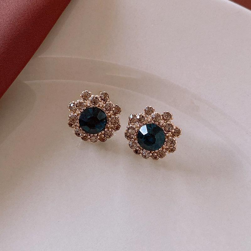 Náhrdelník s květinou z vsazených diamantů a retro náramek s náušnicemi - Evropský a americký styl Klíční kostní řetízek Špičkové šperky