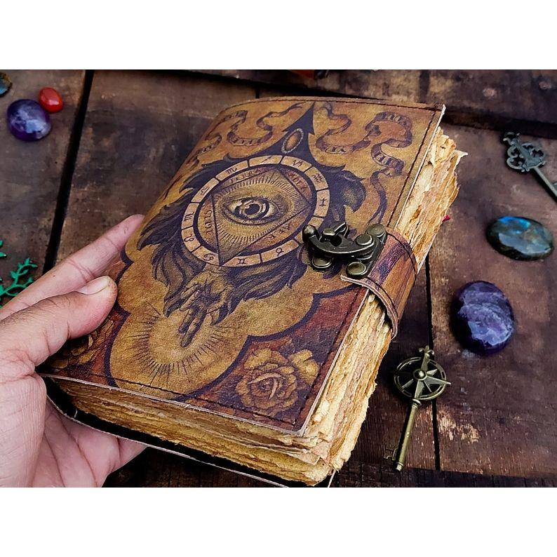 

Кожаный журнал с заклинанием Глаз, журнал Хокус-покус, Книга Теней, антикварная бумага ручной работы, кожаный гримуар, журнал, скетчбук 7 x 5 in