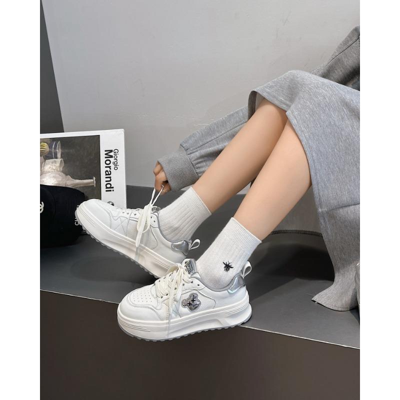 

Leather platform white shoes women s new autumn versatile height increase fashion niche round head casual board shoes 35 серебряный