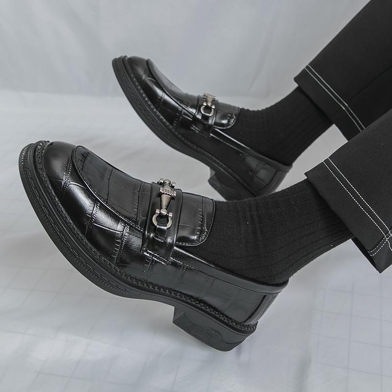 Modische Herren Beliebte Metall Schnalle Slipper Hochwertige Herren Lederschuhe Herren Business und Büro Slipper Größen 38-46