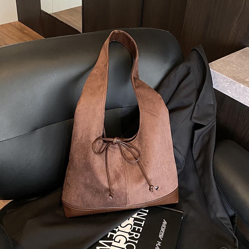 Retro large-capacity bag women's autumn and winter new shoulder bag simple texture commuter tote bag