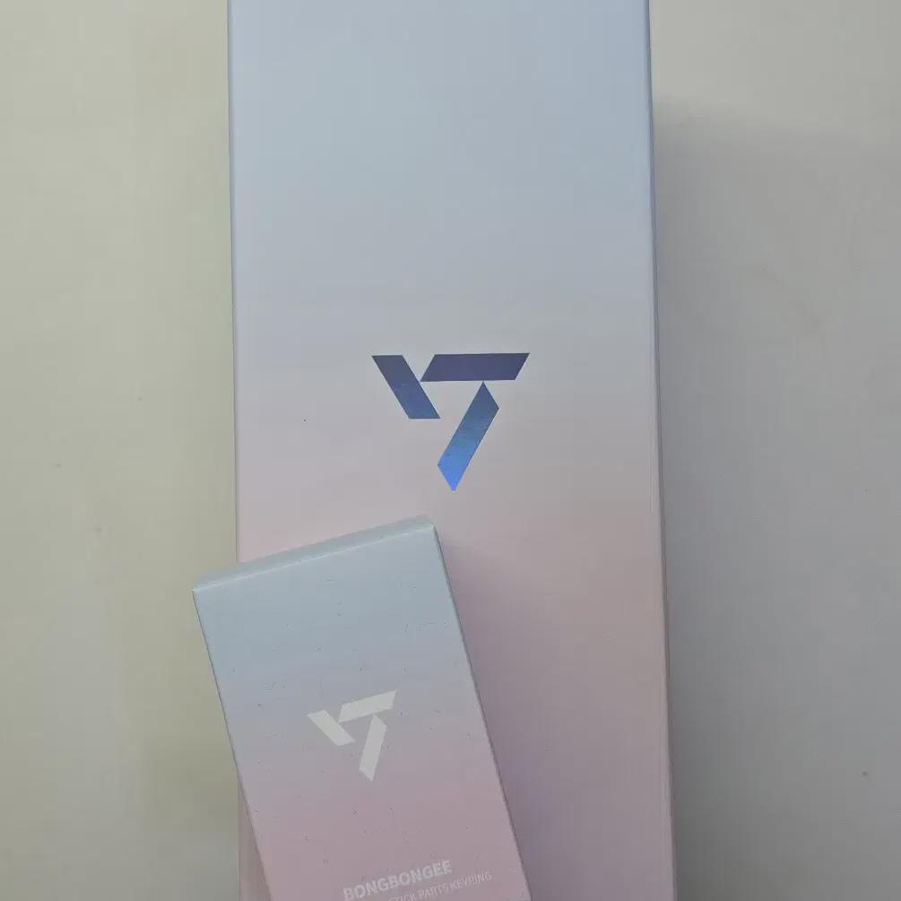 

Seventeen Светящийся браслет к 10-летию, брелок Бонг Бонга запечатан