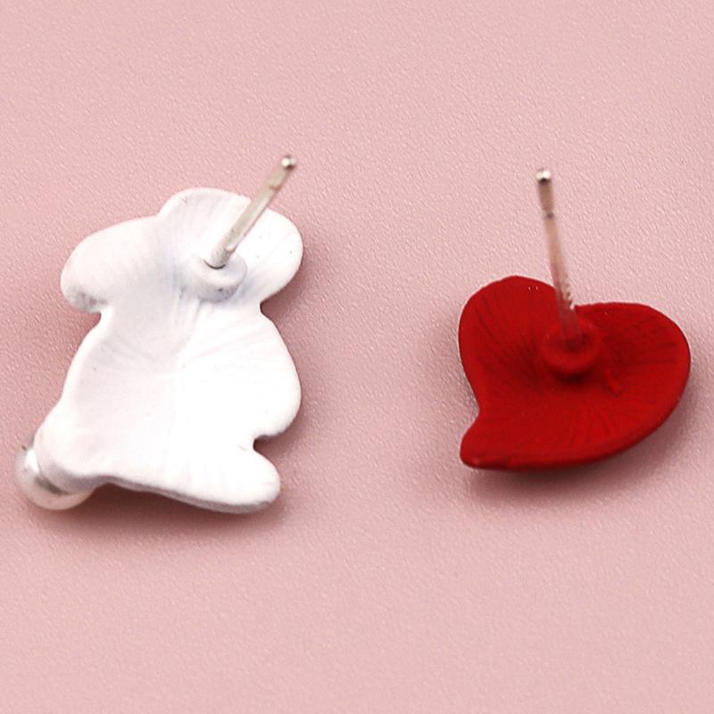 Zabawne, słodkie kolczyki z białego królika, asymetryczne, małe, słodkie kolczyki