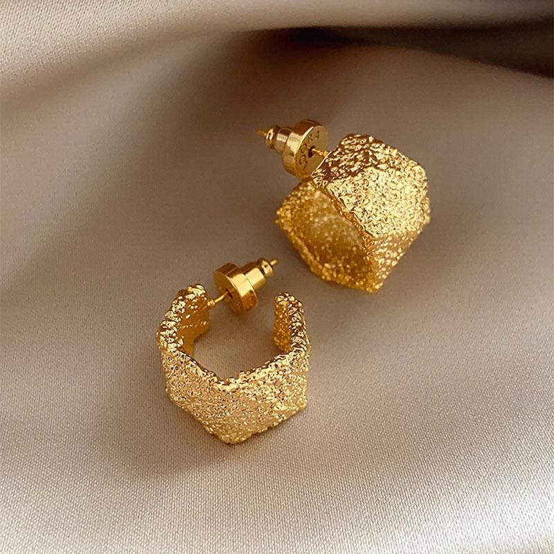 Irregular Round Pleated Earrings, Individual Cold Style Design Earrings, Fashionable Medium and Antique High-end Earrings