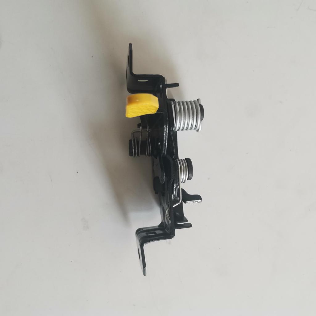 Mercedes-Benz CLA 250 Hood Latch & Engine Cover Plug