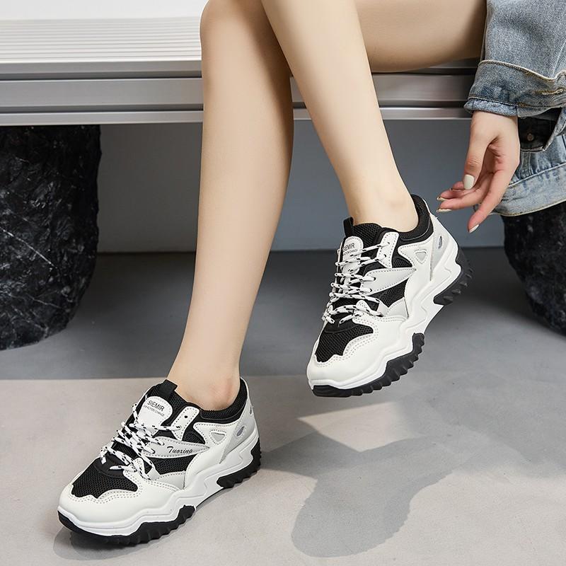 

Versatile dad shoes women s summer 2025 new retro lightweight running women s shoes inner height increase casual fashion sneakers 40 чёрный