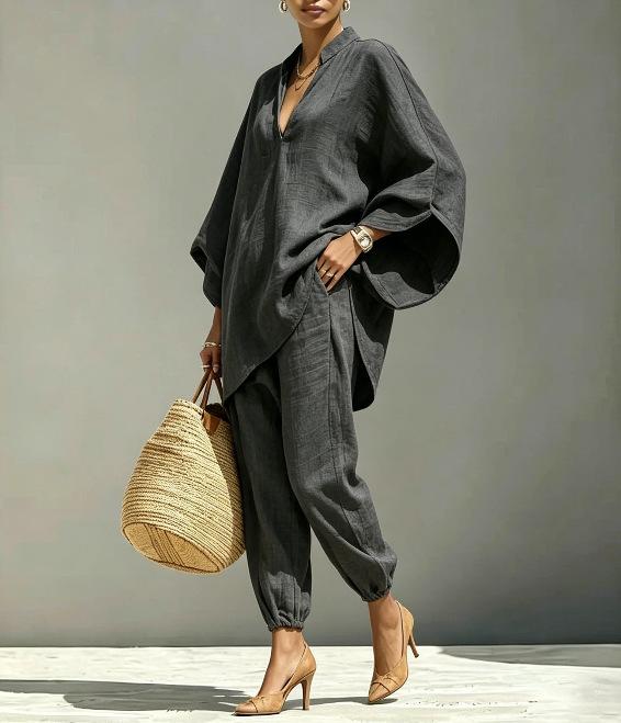 2026 Fashion Women's Solid Color, Casual Style Design Bat Sleeve V-Neck Lazy Loose Suit Women