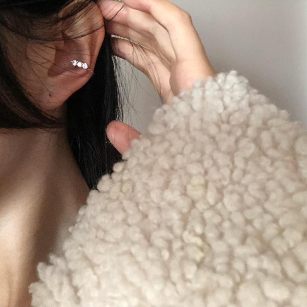 Elegant Zirconia Ear Cuff: Non-Piercing, Fashionable, Sweet & Cool Women's Jewelry Trend