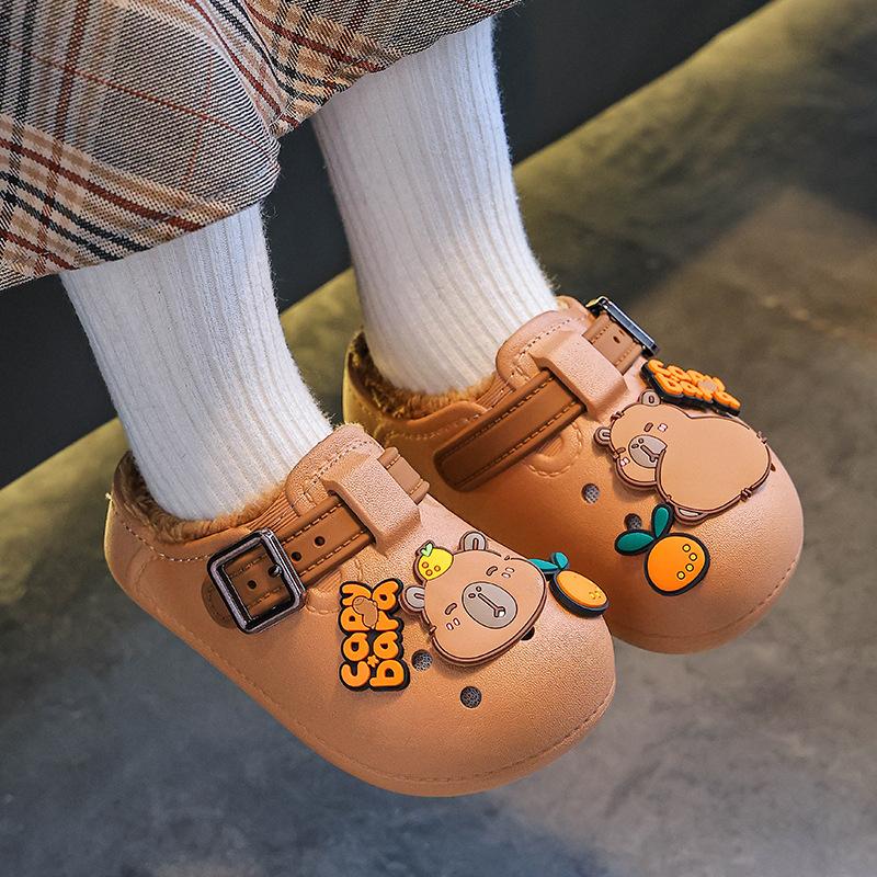 Kapibara children's cotton slippers for winter, warm and plush-lined, waterproof, suitable for boys and girls, for outdoor wear, with covered heel
