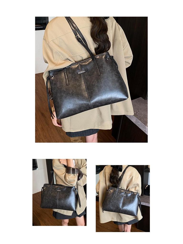 Women's Large-Capacity Retro Tote Bag - Versatile, Casual, Single Shoulder, Underarm Design for Autumn & Winter 2025 Work Commute.