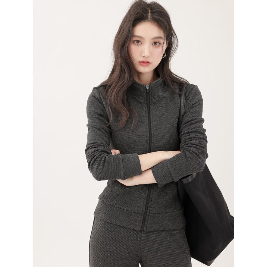 Zweiteiliges Set für Damen: Sweatshirtjacke mit Stehkragen & Lässige Lange Hose für den Herbst