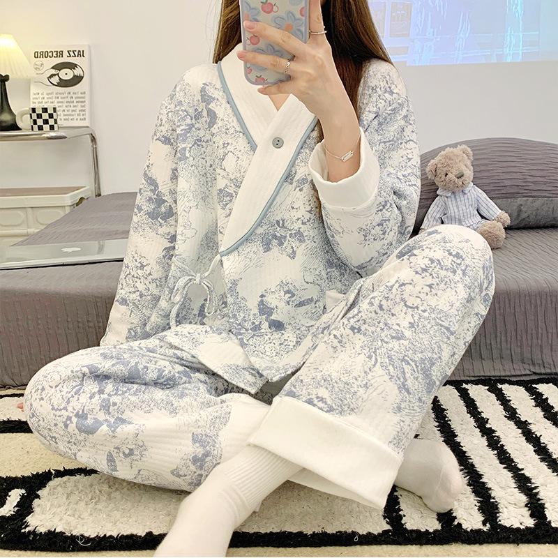 Pure Cotton Maternity Pajama Set for All Seasons: Comfortable, Breastfeeding-Friendly Home Wear for Pregnant and Postpartum Women