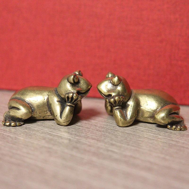 Brass Small Frog Miniatures Figurines Vintage Handmade Copper Animal Ornaments Home Decor Living Room Desktop Decorations Crafts