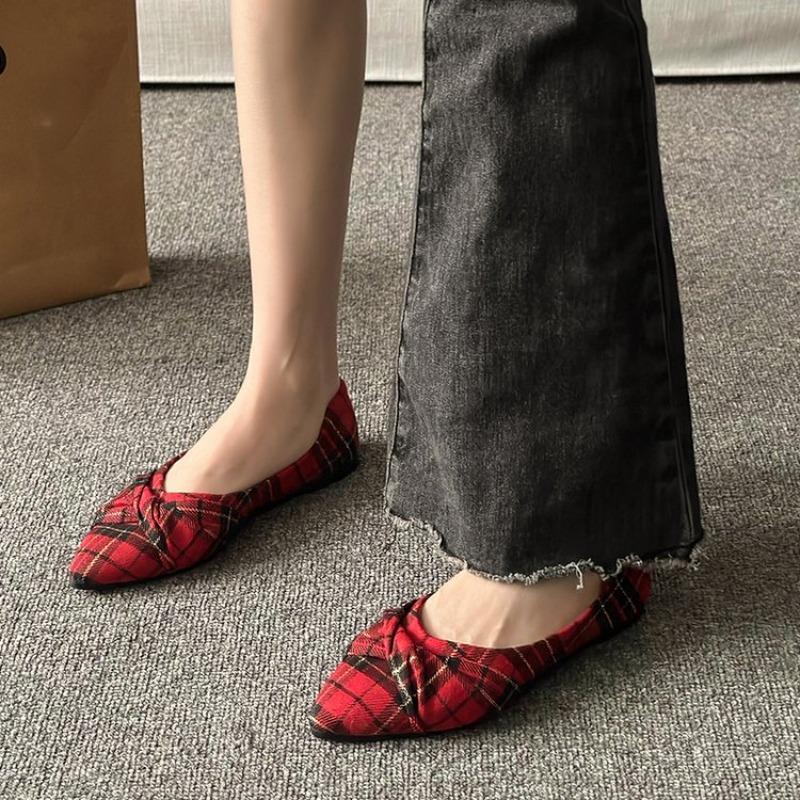 2026 Women's Retro Plaid Fashion Casual Flat Shoes Spring and Autumn Pointy Light and Comfortable Low-top Shoes.
