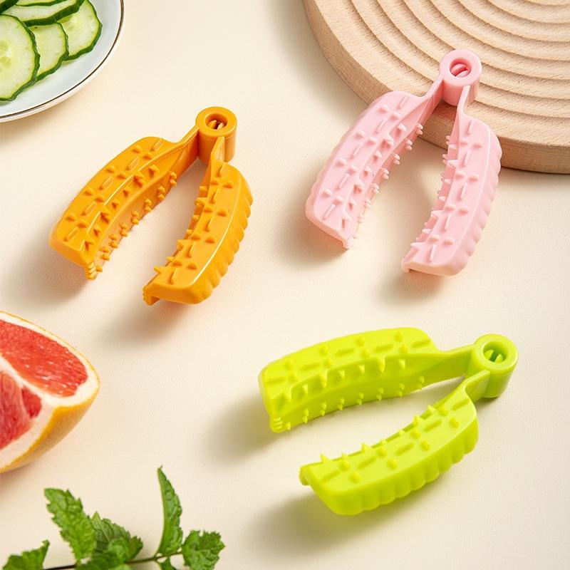 1PCS Multifunctional Kitchen Hand Guard Clip Household Cutting Vegetable Anti-cut Finger Guard Hand Guard Finger Protection Cover Anti-cut Artifact