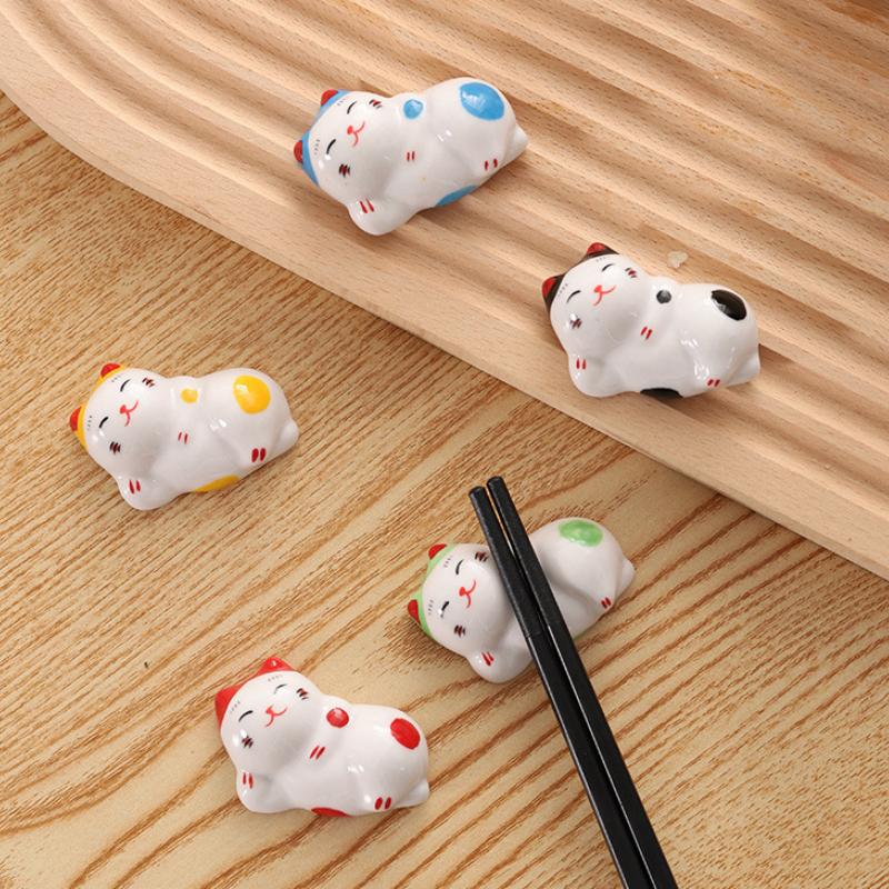 Cute Lucky Cat Ceramic Chopsticks Holder Japanese Chopsticks Forks Holder Resturant Kitchen Tableware Home Decoration 2025 New