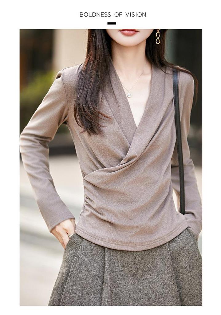 Chic Slimming V-Neck Women's T-Shirt - Autumn/Winter 2025 Collection