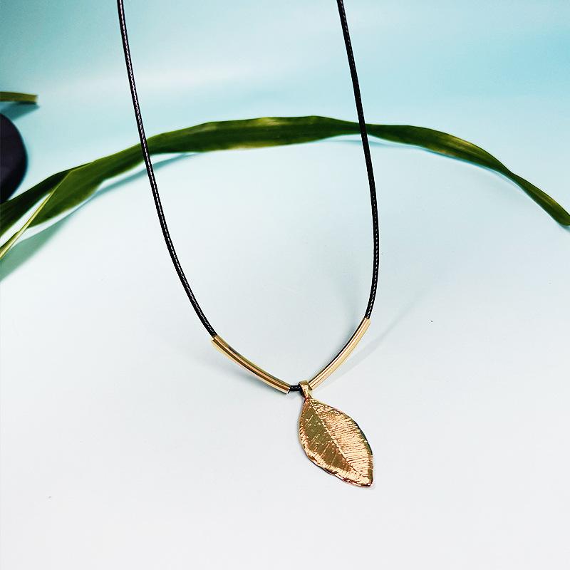 Personalized Simple Leaf Earrings Necklace Set Temperament Classic Retro Earrings