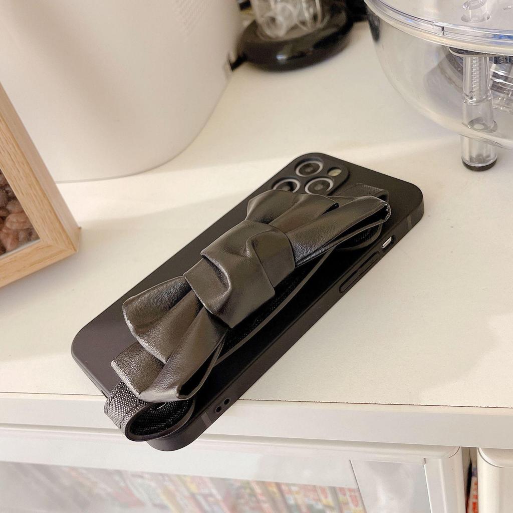 Bow Bracelet Strap Case for iPhone 14 Pro Max/15/13/12 - Celebrity Style