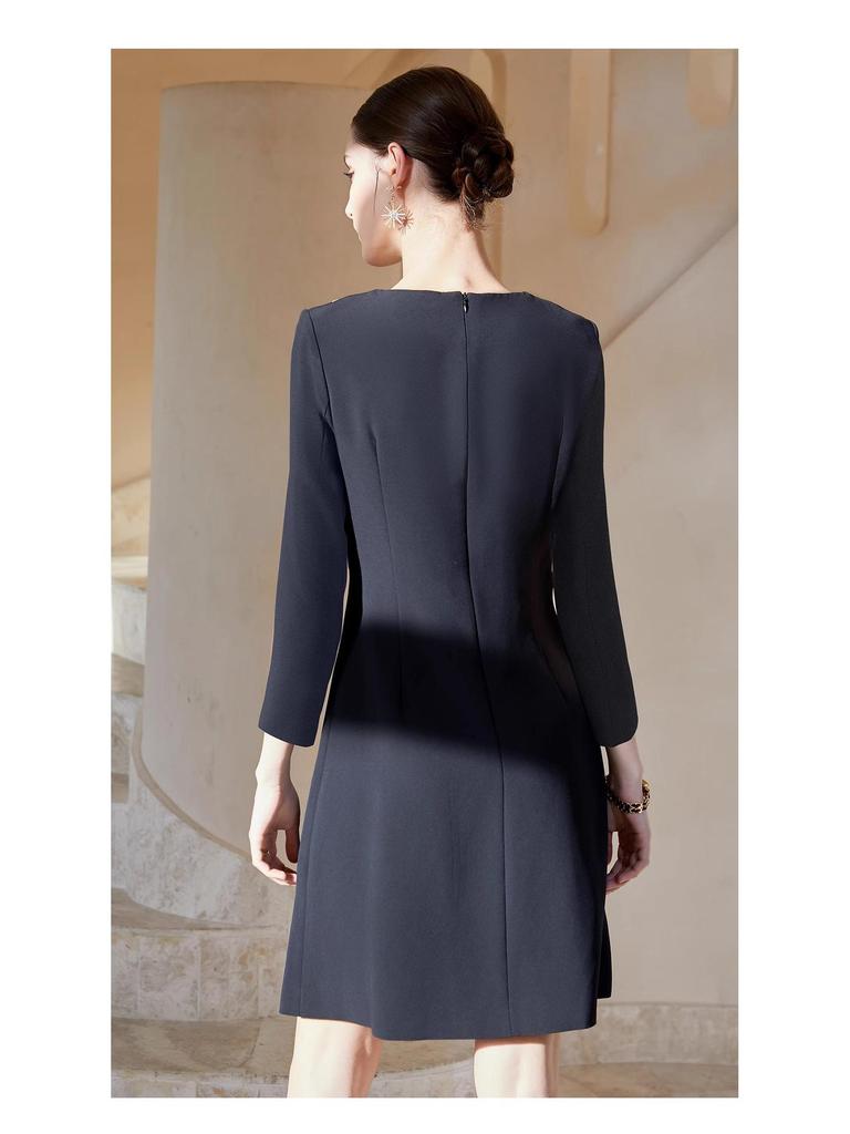 2024 Autumn Hepburn Style Black Round Neck Dress for Women: Elegant, Professional, and Perfect for Commute