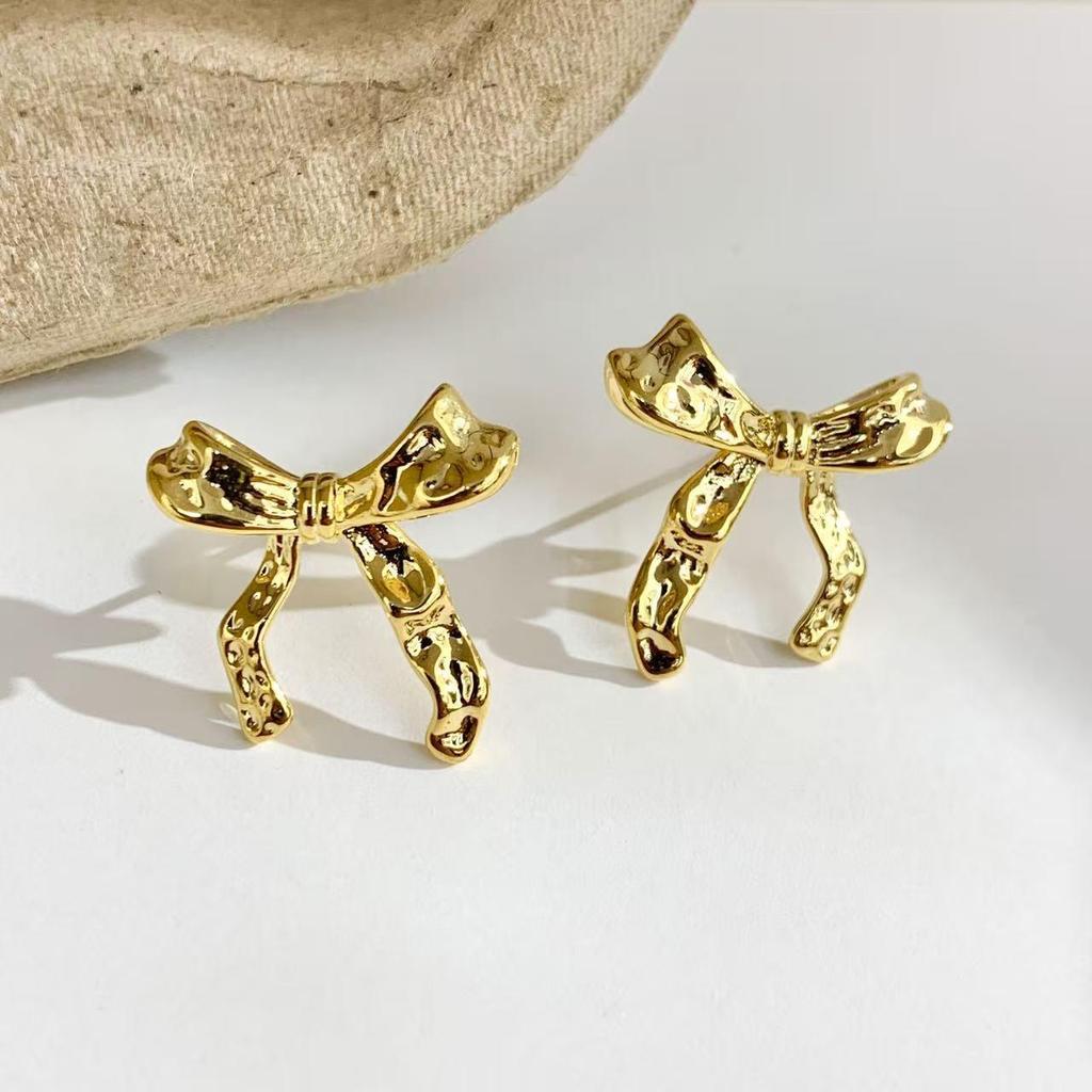 French Minimalist Bowknot Stud Earrings for Women - Super Fairy, Light Luxury, Versatile Niche Design 2026