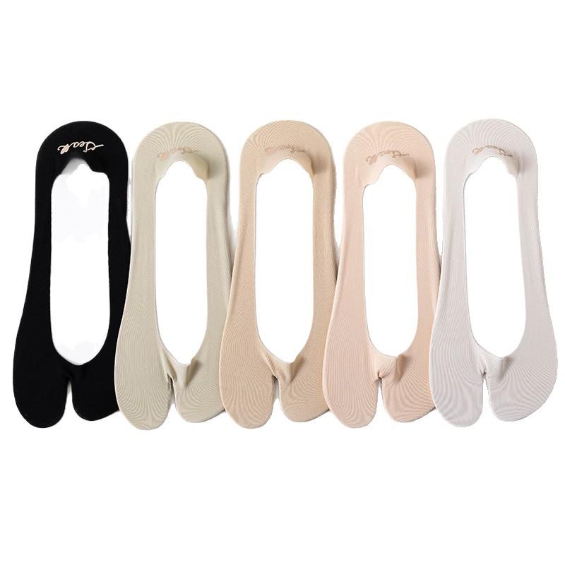 Women's Summer Thin Style Low Top Shallow Mouth Non Slip Invisible Ice Silk Two Toe Boat Socks