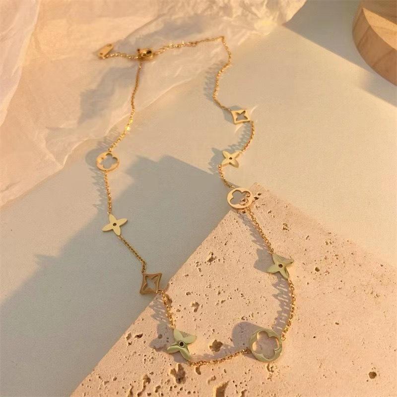 

Ожерелье из титановой стали «Четырехлистный клевер» - Классический цветочный дизайн для женщин