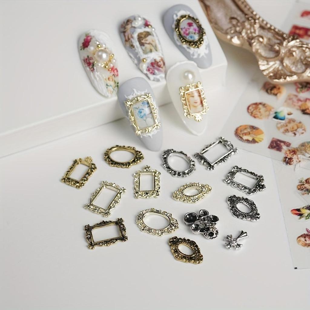 16 pezzi Ciondoli Barocchi Retrò per Unghie - Metallo Vuoto Punk Gioielli per Unghie per Donne e Ragazze - Ciondoli Incisi a Forma di Cornice per Unghie per Nail Art Fai da Te