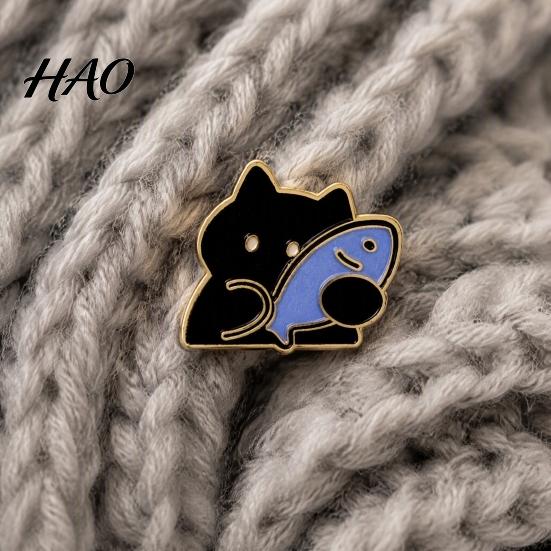 Animal Clothing Accessories Holding Fish Cartoon Cat Brooch, Enamel Kitten Alloy Badge Pin, Brooch for Backpacks Hats Scarves Jackets Zinc Accessory