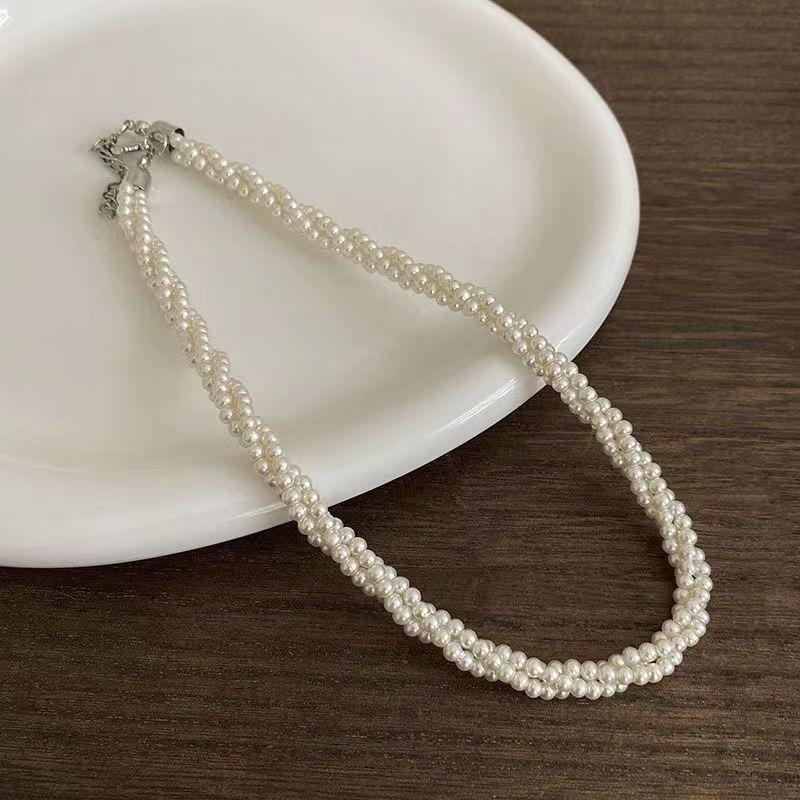Summer Pearl Double-Layered Heart Necklace for Women - High-end Design, Small-Scale, Layered, Delicate Collar Chain Necklace