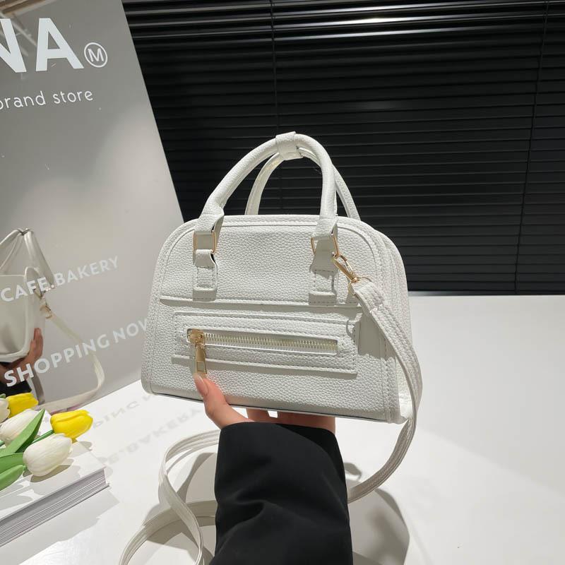 Fashion Zipper Fan Locomotive Style Large Capacity Solid Color Women's Cartoon New Fashion Casual Shoulder Bag