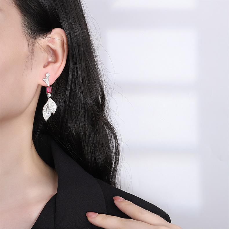 Imitation Natural Emerald Earrings Exaggerated Long Tassel Retro Full Light Luxury