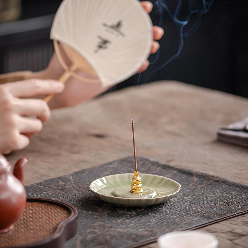 Song Qing Minimalist Ceramic Stick Incense Holder – Chinese Style High-End Creative Desktop Ornament