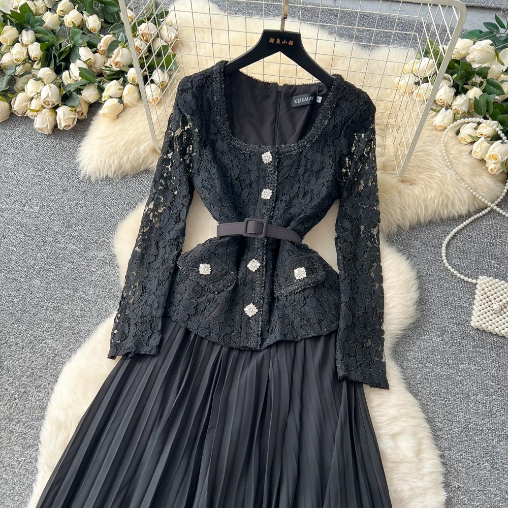 High-End Kleid für Damen im Herbst Französische Mode Spitze Langärmliges Patchwork Taillenbetonendes Plissiertes Langes Kleid