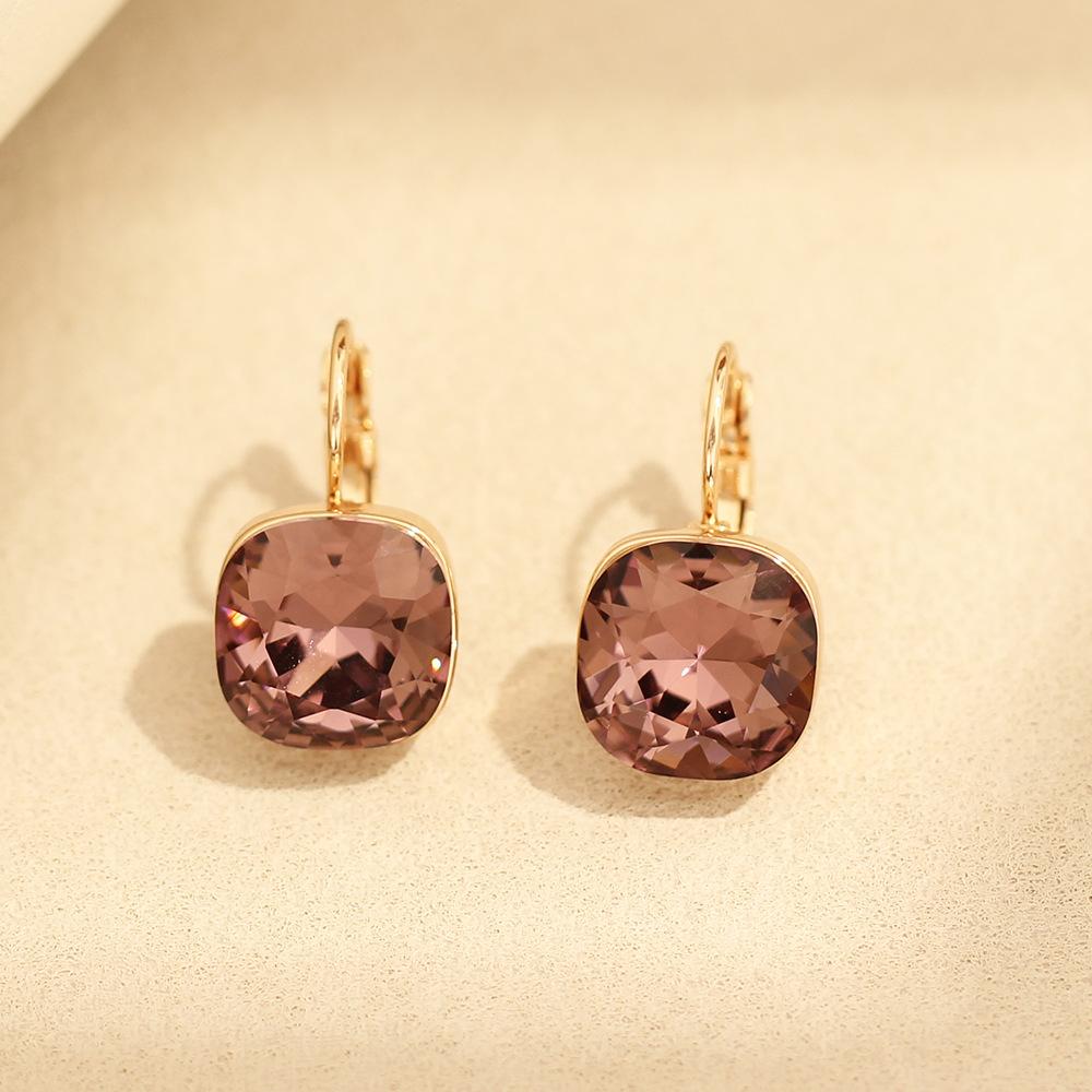 Europäische und amerikanische Persönlichkeit mehrfarbiger quadratischer Kristall-Ohrstecker High-End-Temperament Roségold vielseitige Ohrringe Ohrringe Damenohrringe