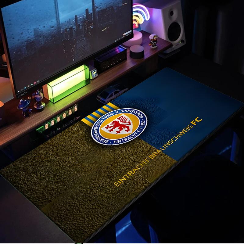 Braunschweig Fc Crest Design Mouse Pad, Rubber Base, Mouse Pad for Gamers and Office Use, Gaming Desk , Easy To Clean Mat Christmas Fan Gifts