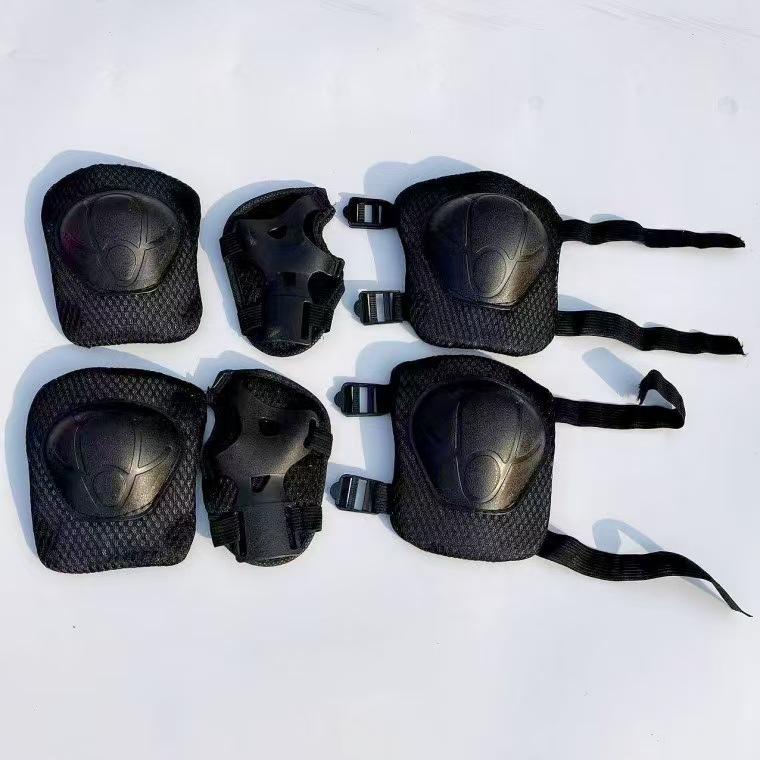 

Kids Six-Piece Protective Gear Set: Knee Pads & Wrist Guards for Balance Bike, Skiing, Skating Six-Piece Set: Kneepads, Elbow Pads, Wrist Guards