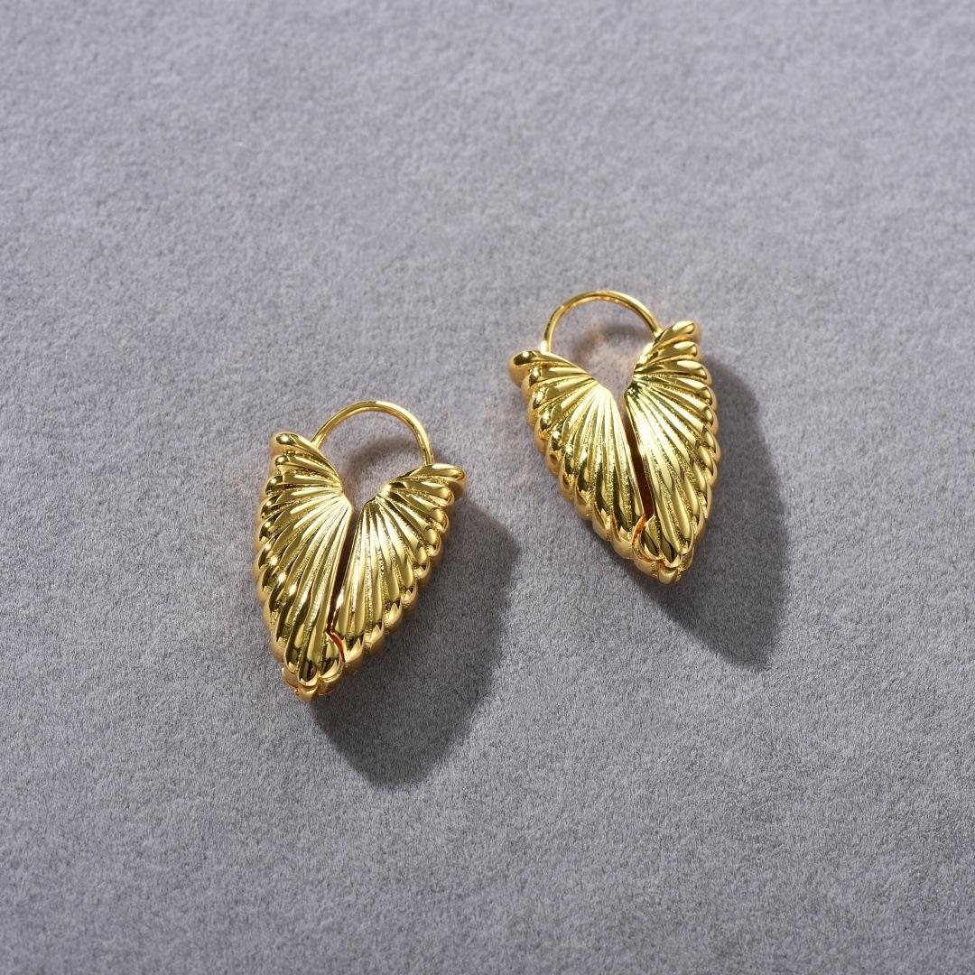 Fashion Retro Premium Metal Heart Texture Ear Buckle Earrings Light Luxury Niche Exquisite Temperament Versatile Earrings