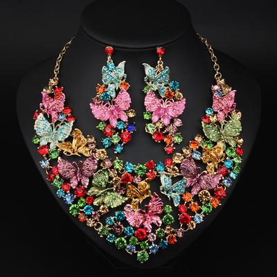 Bijoux, ensemble collier et boucles d'oreilles en diamants à papillons colorés exagérés, robe de banquet, accessoires pour femmes